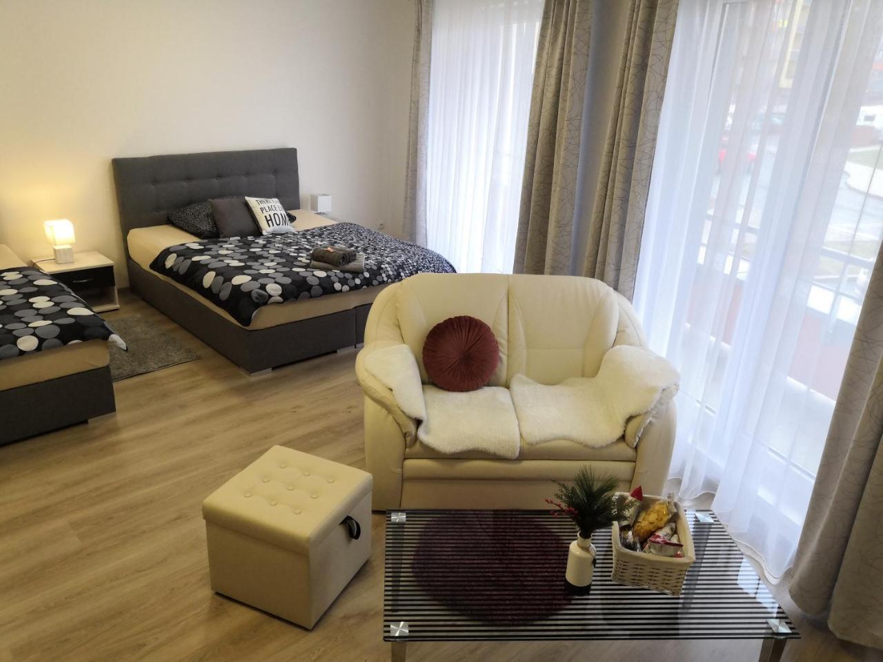 Studio Metropole Praha Apartment ภายนอก รูปภาพ